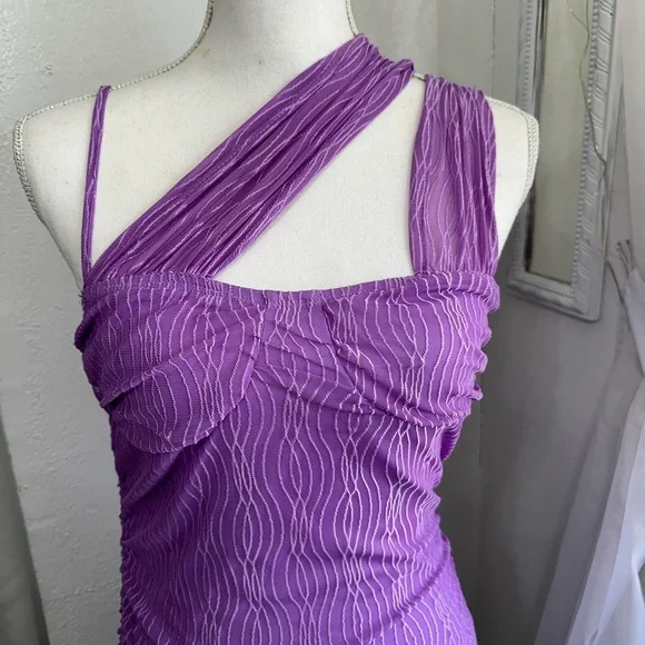 PrettyLittleThing Lilac Textured cocktail party Dress size 6 - Picture 5 of 6